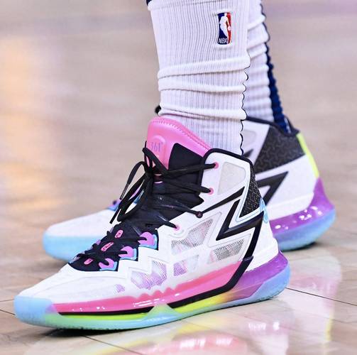 阿里纳斯：若文班场均27+12+DPOY+足够多胜场 他能当选MVP