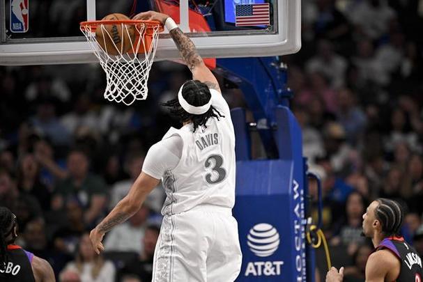 得吃得喝！浓眉半场出战19分钟 10中5&6罚全中砍下17分3板2助