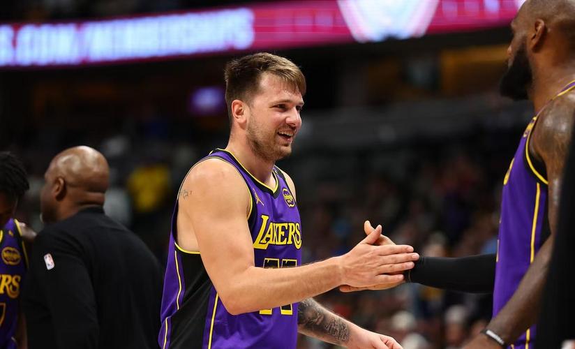 会不会太凶残？独行侠末节打出37-8超级攻击波！27分大胜湖人！