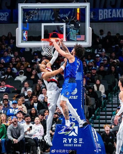 兢兢业业！莱夫利出战25分钟 7中5砍下12分11板2帽