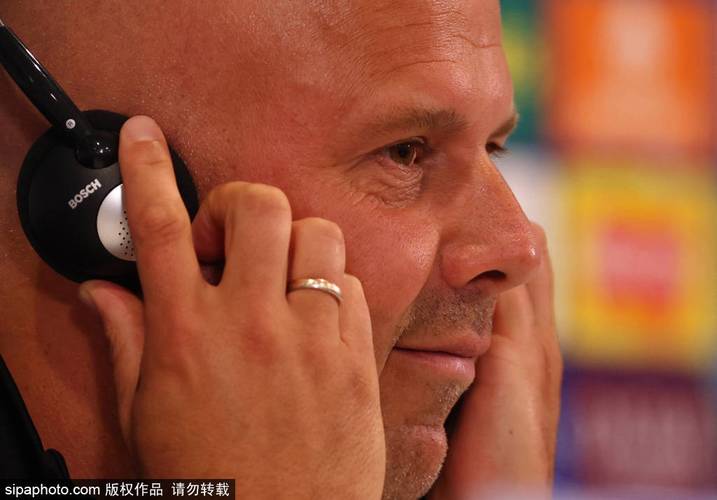 利物浦为莫尔比、麦克德莫特等14位名宿补发联赛冠军奖牌