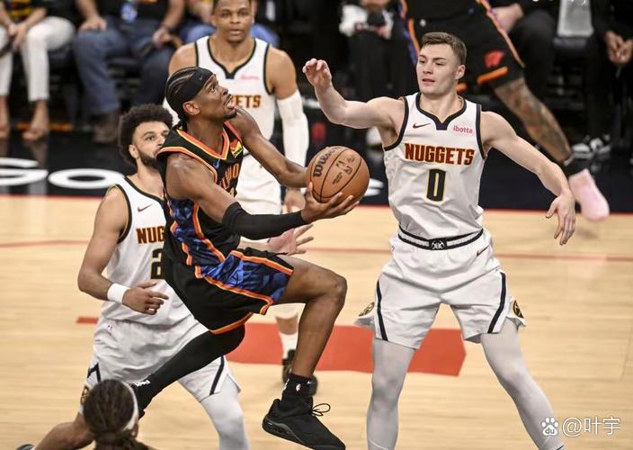 残暴💀掘金教练VS记者的对抗赛 教练队114-16狂虐记者队98分