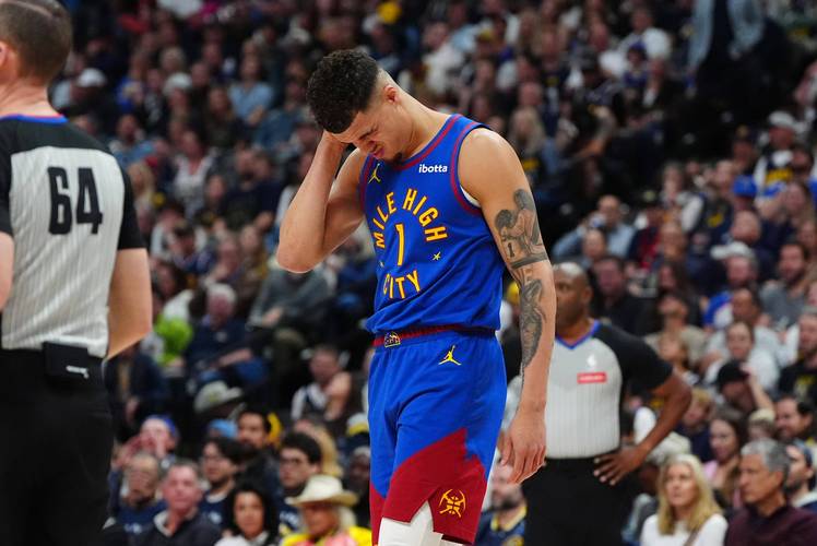 客战猛龙！雄鹿官方：库兹马左脚踝扭伤 本场比赛不会回归