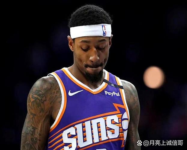 快船官方：比尔因下背部酸痛 明日对阵开拓者出战存疑