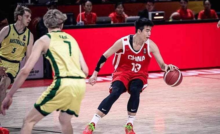 详细阅读:U17青少年篮球联赛男子组最佳阵容:张子一、张懿赵杰领衔 U17青少年篮球联赛男子组最佳阵容:张子一、张懿赵杰领衔