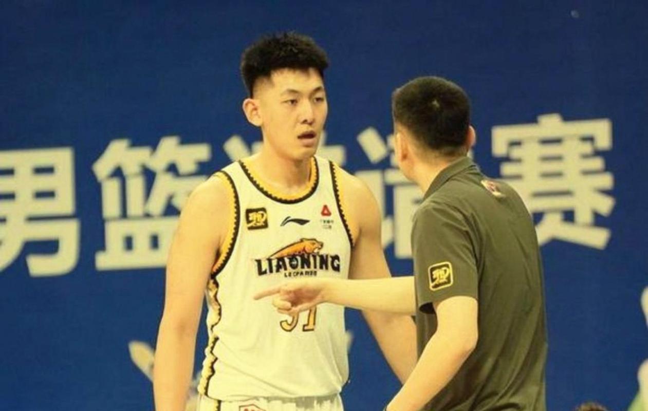 详细阅读:张陈治锋:会多和大哥们学习 努力完成杨鸣指导的战术安排 张陈治锋:会多和大哥们学习 努力完成杨鸣指导的战术安排