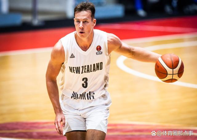 我只是微微一笑！谢泼德刚上场就强突对抗挑篮打成2+1！