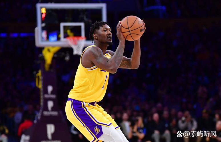 记者:湖人当然需要詹姆斯 他能提供接球投篮+持球组织+防守篮板