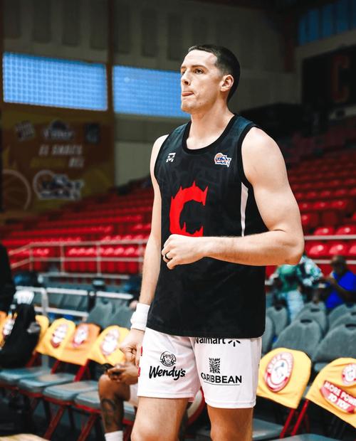 详细阅读:天津男篮官博:欢迎大卫-詹姆斯归来 一起开启新赛季征程 天津男篮官博:欢迎大卫-詹姆斯归来 一起开启新赛季征程