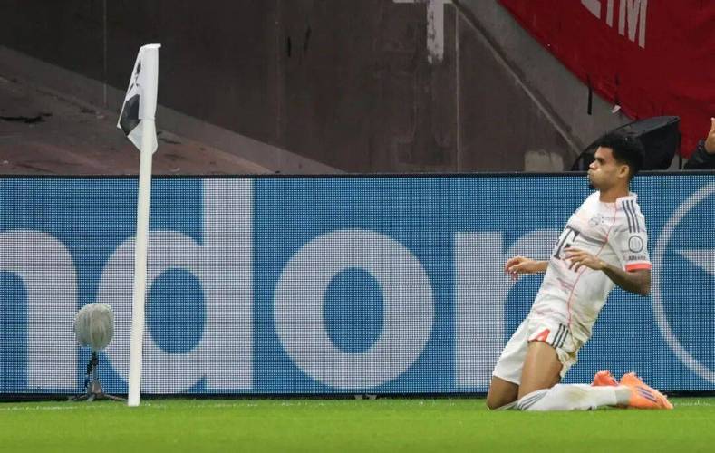 详细阅读:基米希:阿什拉夫当时正要进行卡位,迪亚斯才碰巧踢到了小腿 基米希:阿什拉夫当时正要进行卡位,迪亚斯才碰巧踢到了小腿