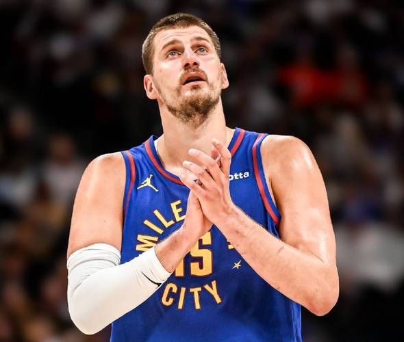 约基奇生涯第7次单场30+15+15 历史第二多 仅次于大O