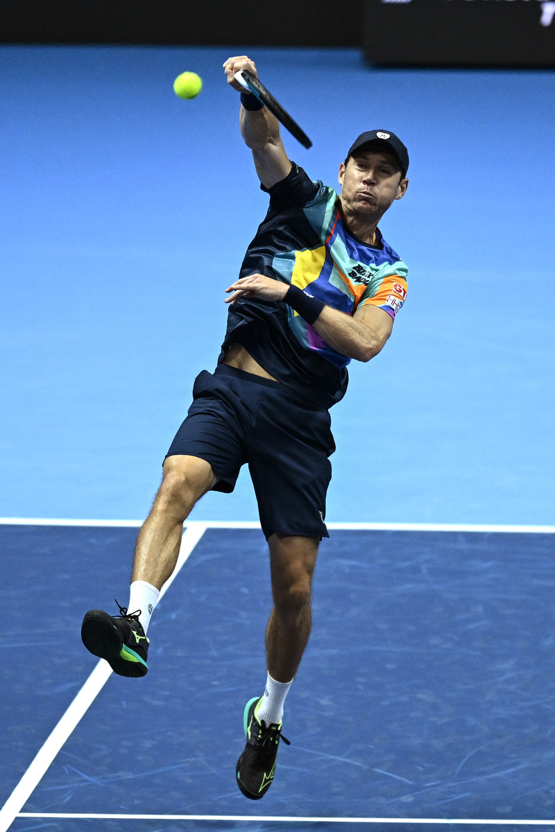 他也会？博纳被放空命中杀死比赛的三分球